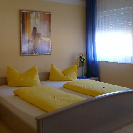 Stadtcafe Guest house 3*