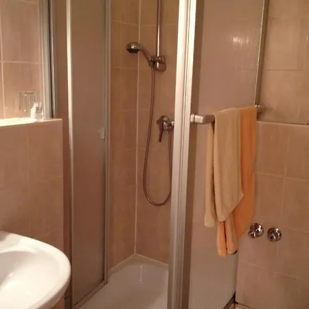 Stadtcafe Konukevi Grünstadt