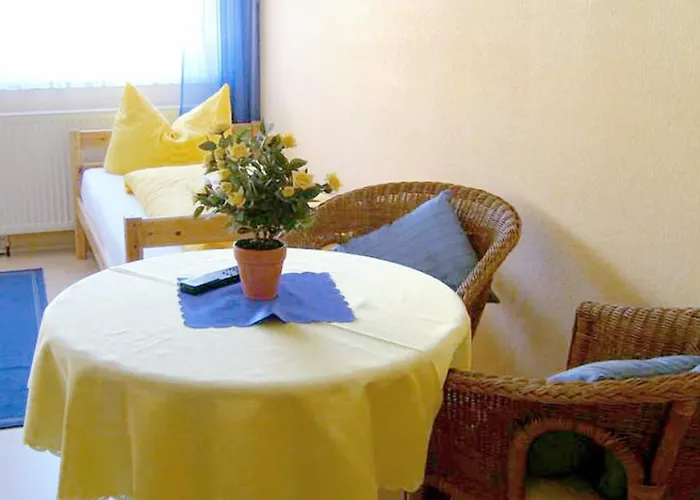 Stadtcafe Гостевой дом Грюнштадт