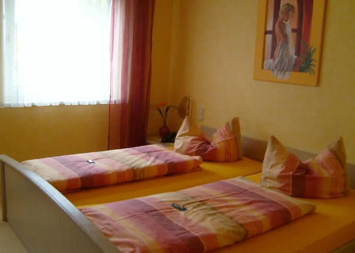 Stadtcafe Гостевой дом Грюнштадт